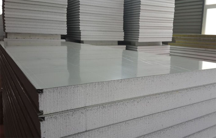 Sandwich wall panels with different core material