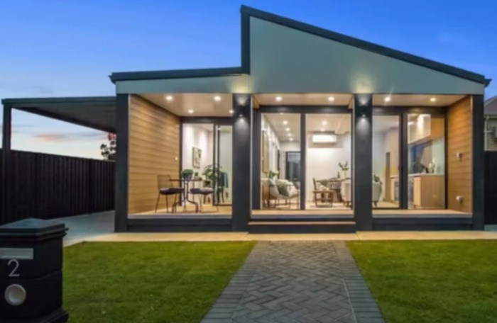 Prefabricated Container Homes price.jpg