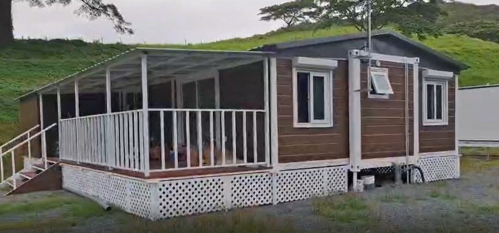 40ft Expandable Container Home with Deck and Roof Extens