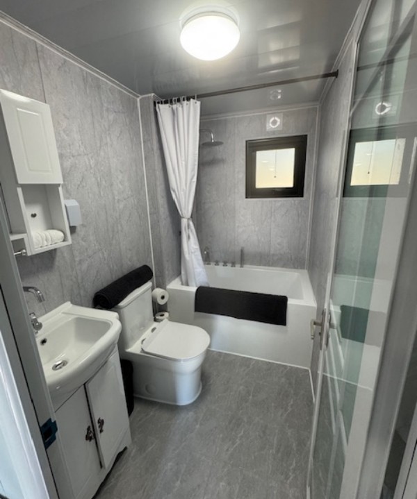 Modern Bathroom Design.jpg