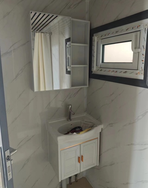 Washbasin.jpg Washbasin.jpg