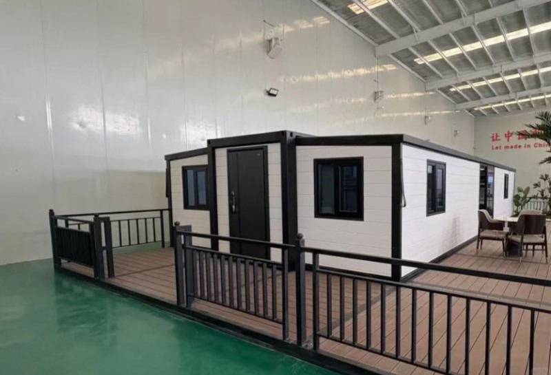 Ship a 40ft Expandable Container House.jpg